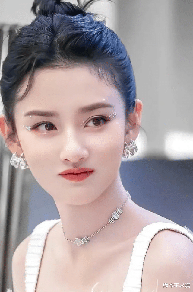 放大招!宋祖儿被曝高考舞弊,聊天记录曝光,本人多次被嘲没文化