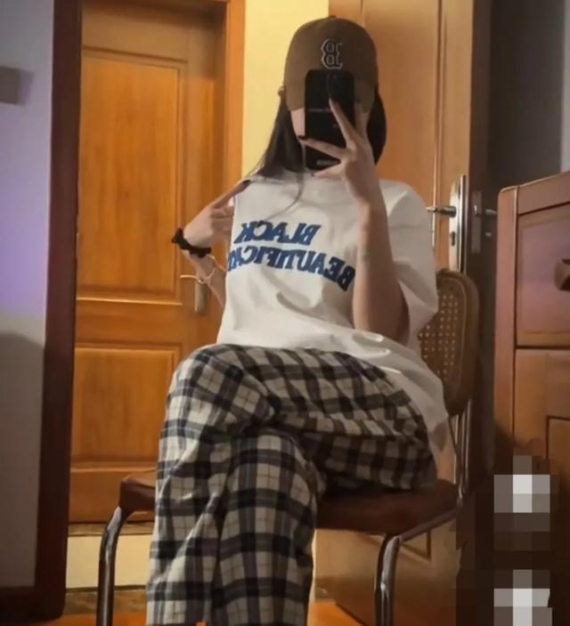 “女友收入很高但我无法接受她的职业”上热搜，网友评论区吵翻天