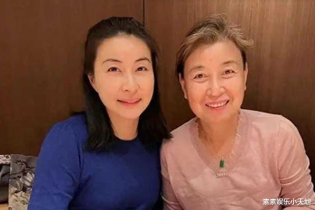 郭晶晶67岁的母亲令人敬佩，近些年衰老明显，她对女儿的帮助很大