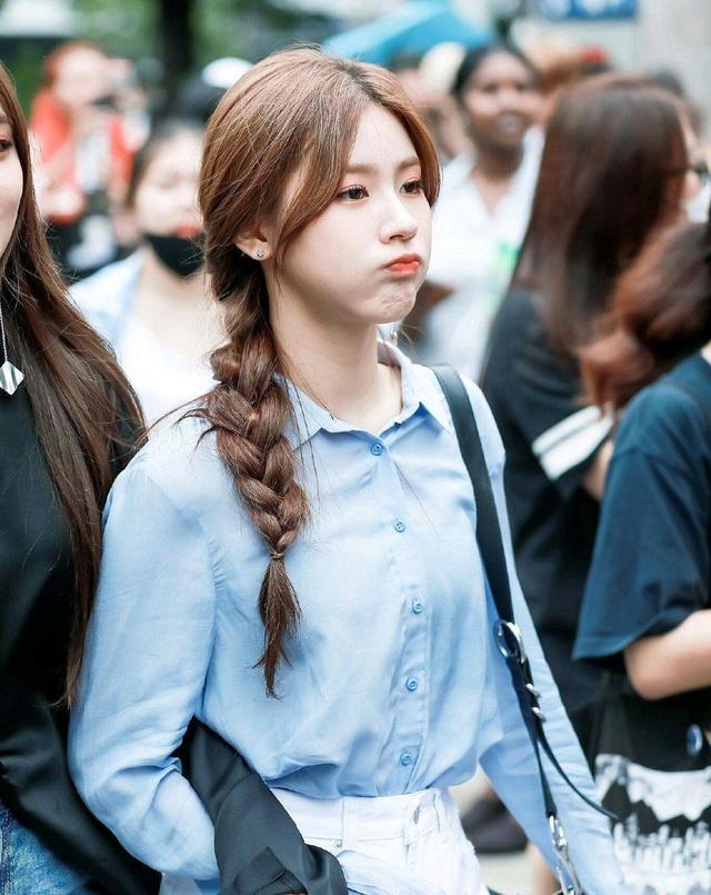 “五代神颜”赵美延:曾因未成年恋爱被劝退,如今是门面级的主唱