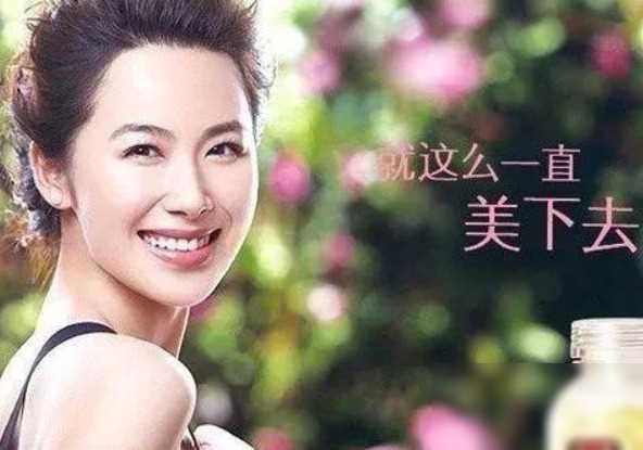 梅婷|朱时茂30年前的春晚，谁注意到他身边的女孩？今火得一塌糊涂