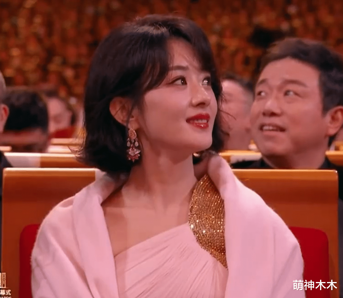 金鸡奖高清镜头下的明星：赵丽颖脱妆到脸泛油光，王一博鼻头发黑