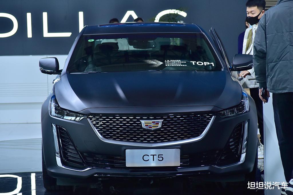 “打工族”买豪华SUV,首选这3台,261马力配8AT,档次高又舒适