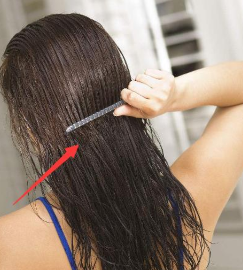 头发刚打湿就抹洗发水?难怪一直脱发掉发,原来这么多年都做错了