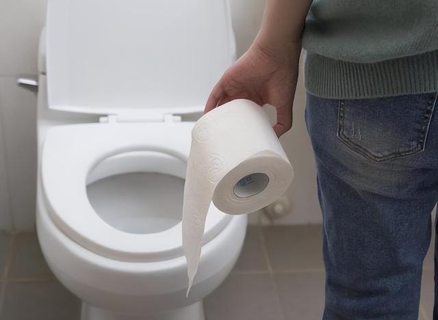 兄妹二人查出胃癌,平时不喝酒喜清淡,医生:早上爱吃1样东西