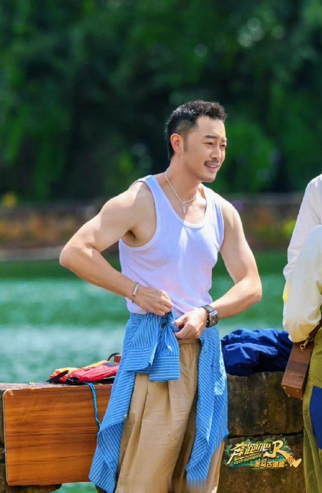 我的天沙溢瘦了这么多,如今暴瘦36斤,闫妮竟都没认出来,太帅了