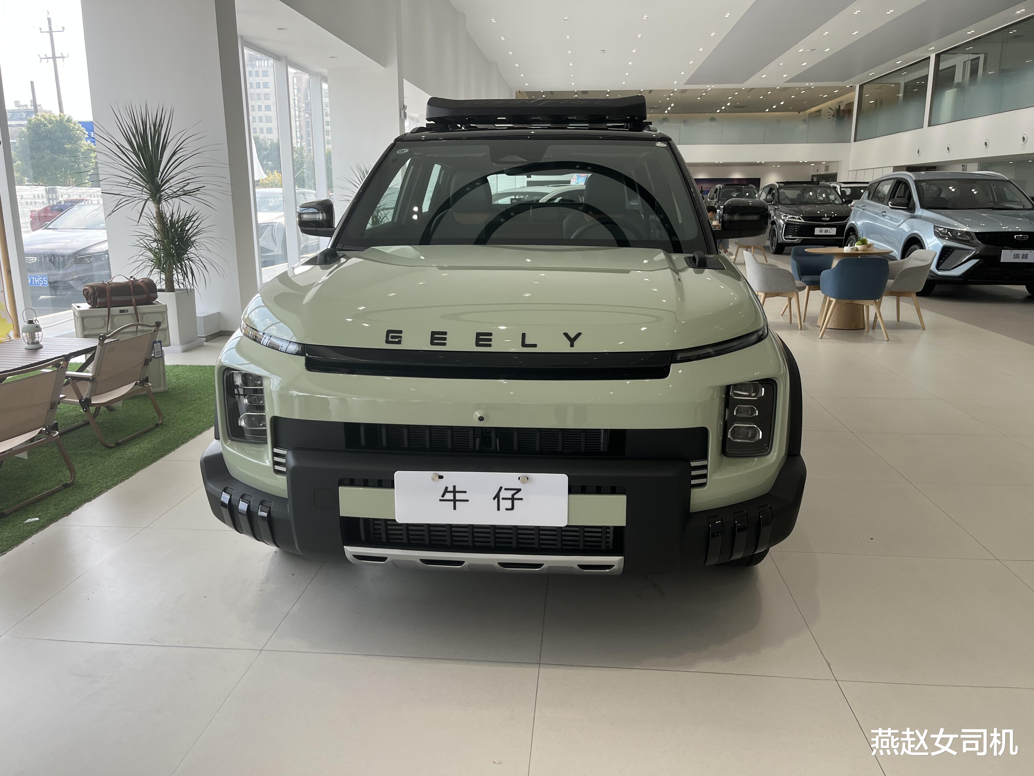 吉利牛仔实车到店，方盒子造型+181马力，配悬浮大屏+魅族车机