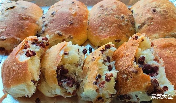 红豆面包，不用揉面，不用揉出膜，放冰箱里一晚，外酥里软又拉丝