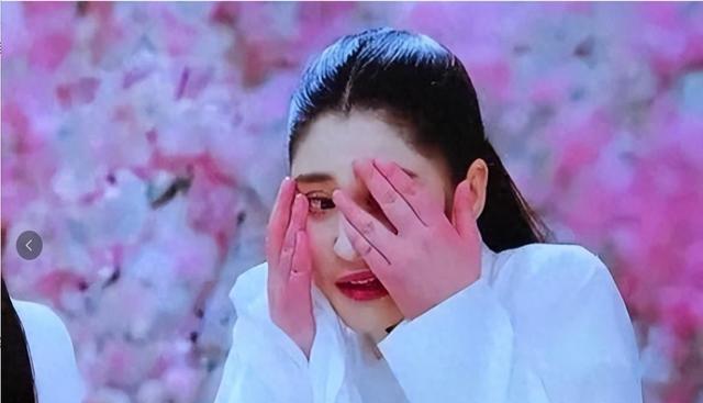 4位“脸美手丑”的明星:看脸美如花,伸手就尴尬,个个反差大