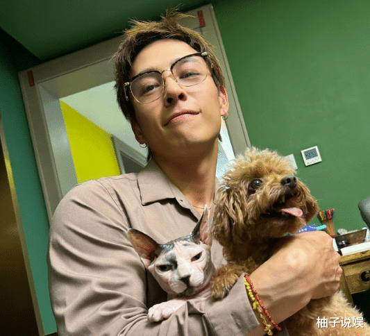 吴谨言领证结婚引爆怀孕猜测，肚子凸起照曝光！