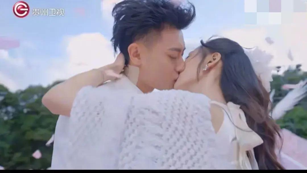 黄子韬浪漫求婚徐艺洋！大喊：你敢嫁给我吗？鹿晗评论区沦陷了