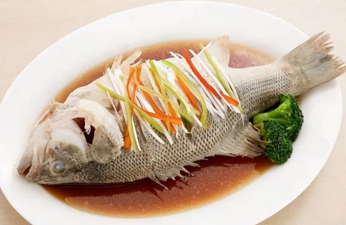 眼下它才是最好吃的鱼，刺少肉多营养足，家人爱吃，春天别不懂吃