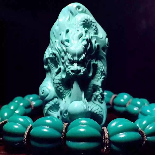 揭秘绿松石鉴别之道：藏民舌舔非正道，专家三大方法助你辨真伪！