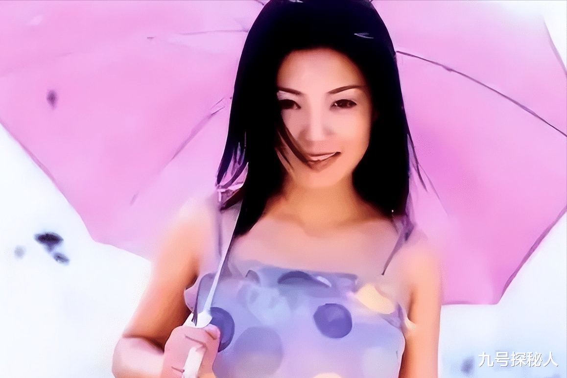 她曾红过杨钰莹,却和逃犯同居三年身败名裂,如今50岁无人敢娶