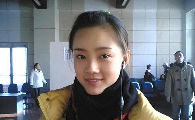 她长得漂亮被赵本山看中,却因“潜规则”被雪藏,如今38岁怎样了