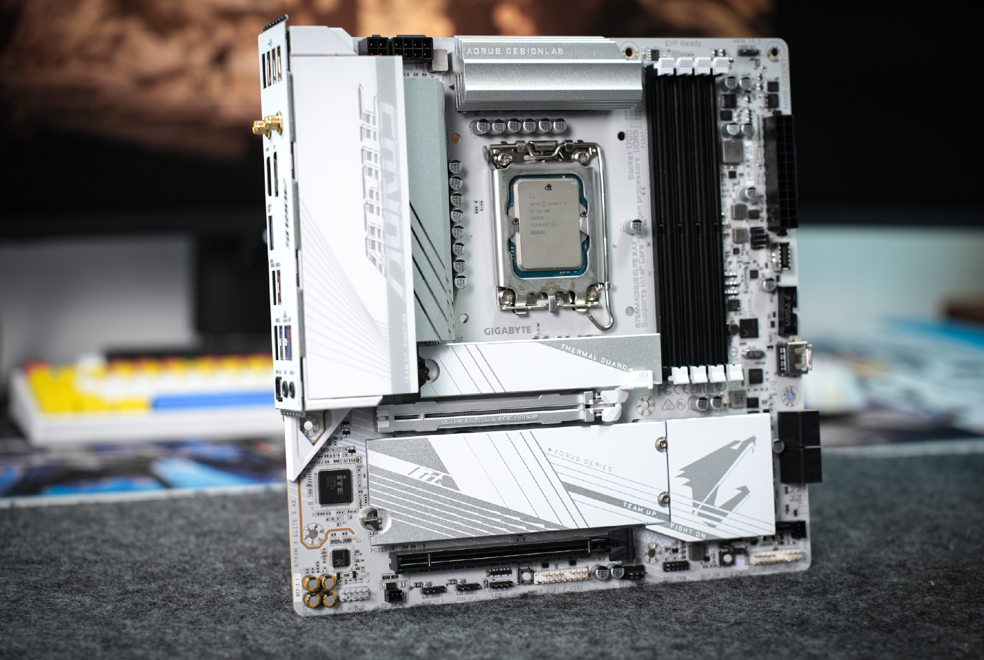 跑分破200万，可畅玩《黑神话：悟空》！9月开学装机纯白海景主机实测