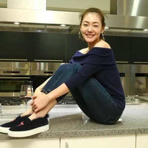 女明星为了美到底有多拼?46岁宁静自爆打900多针脸被扎成蜂窝