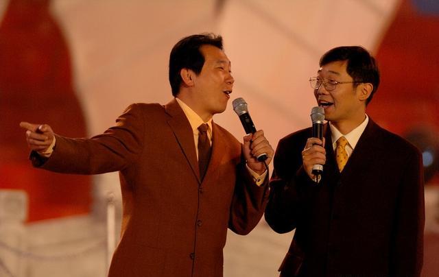 他把黄家驹念成黄家“狗”,自以为幽默十足,结果却意外断送前程