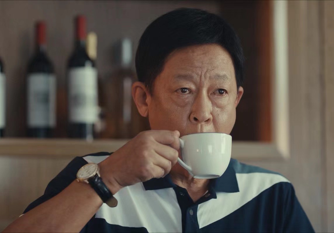 开播就夺飙升榜冠军，王志文一出手，国产悬疑喜剧又有王炸了