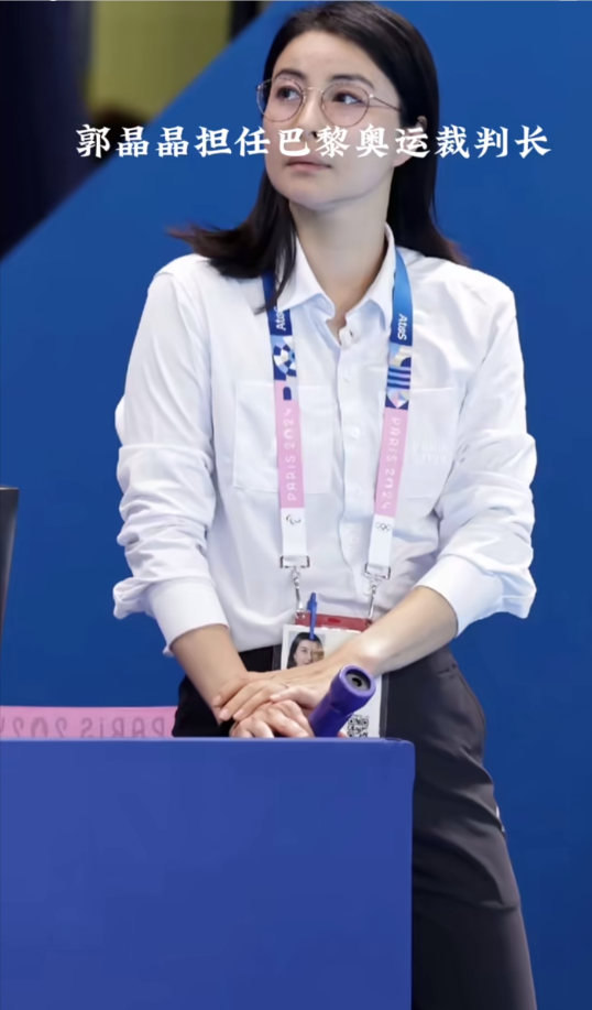 笑喷！霍启刚痛失姓名，霍震霆没镜头，央妈一句话暴露家庭地位！