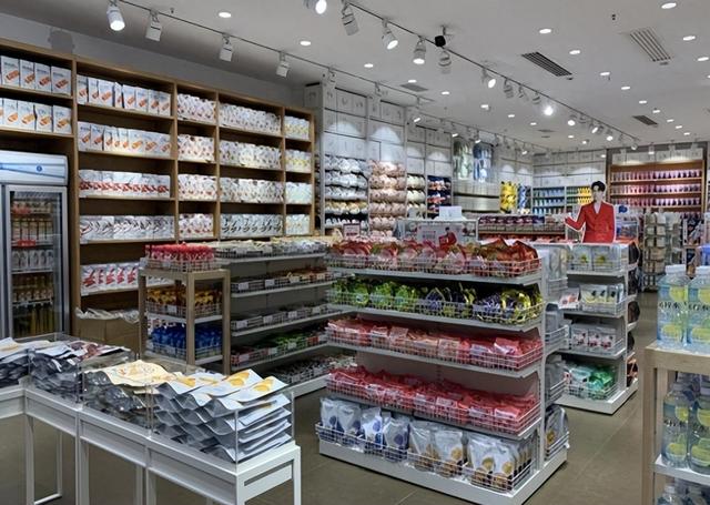 投入50万,开店就亏钱,遍地开花的“零食折扣店”,靠啥挣钱?