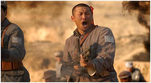 亮剑：日军宣布投降的时间是在夏天，为何张大彪却穿着棉衣受降？