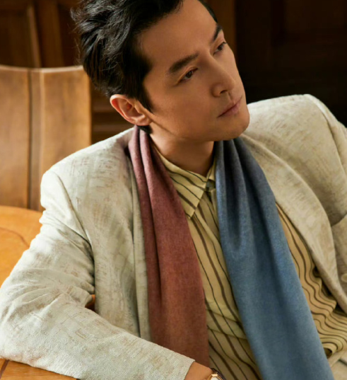 冯小刚又出王炸，胡歌、雷佳音强强联合，谍战大片还没上映就爆了