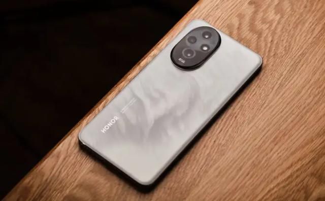 荣耀放下脸面了，发布四个月跌至1865元，绿洲护眼屏+5200mAh