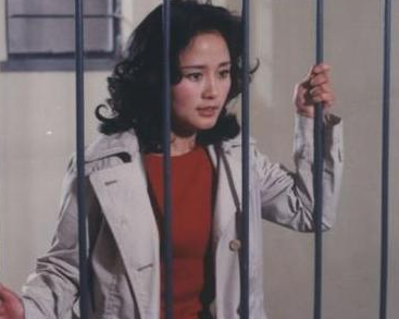 她是大陆第一代潘金莲,婚后丈夫出轨,59岁被乐嘉强吻如今怎样了