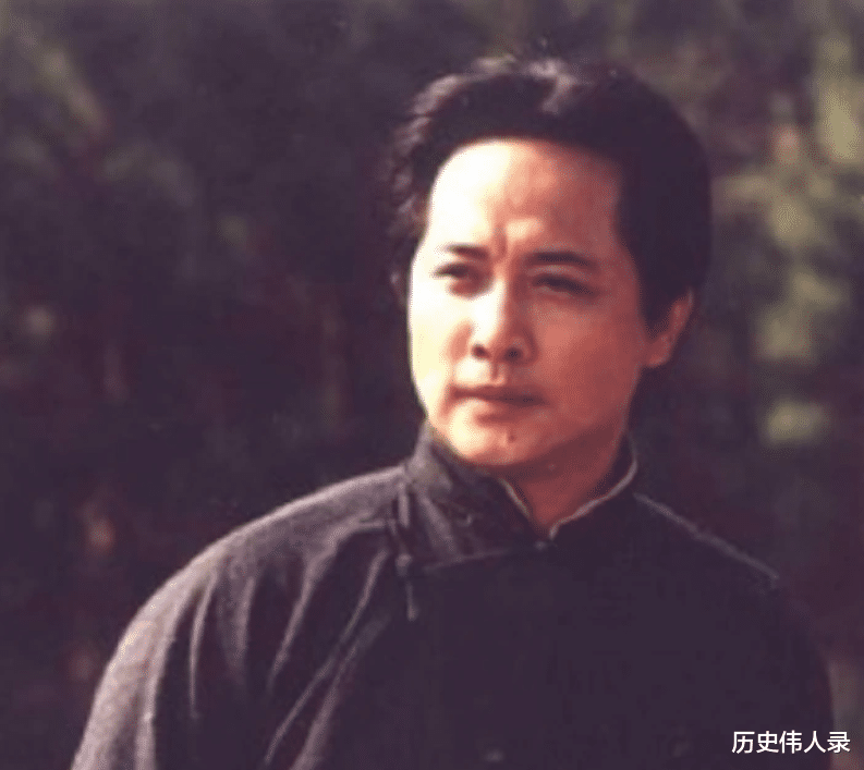 扮演毛泽东女特型演员大火后，丈夫反感：毛主席是伟人，她是女人