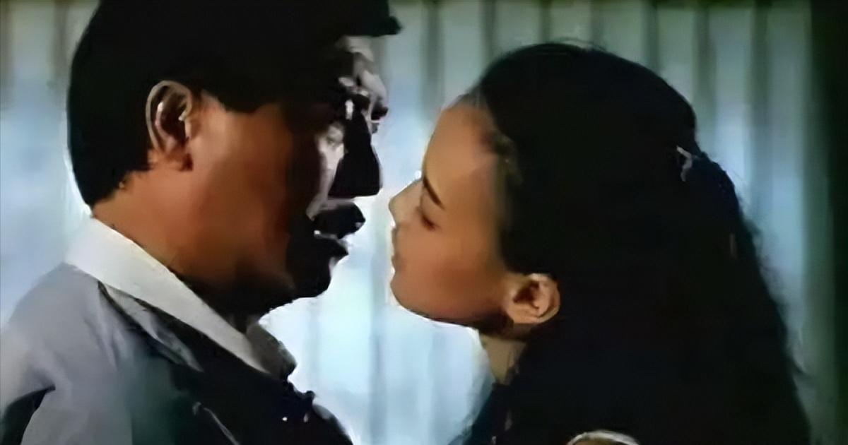 48岁舒淇不顾形象发文，松弛感满满，结婚这8年给她带来了什么？