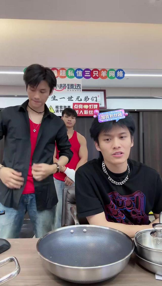 香港这一夜,“丢脸”的不止曾志伟,还有整个港圈