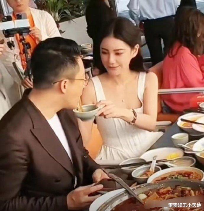 汪小菲喝酒微醺后感谢妻子，眼眶含泪称小梅是个可爱的女人