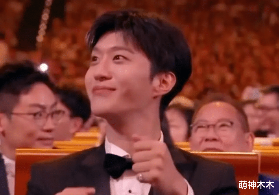 金鸡奖高清镜头下的明星：赵丽颖脱妆到脸泛油光，王一博鼻头发黑