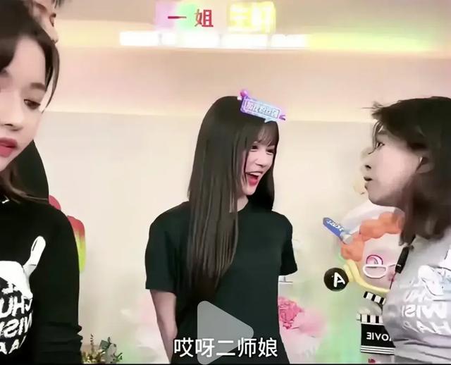 大杨哥的置顶视频就暗示了一切,小杨哥出轨早就有迹可循