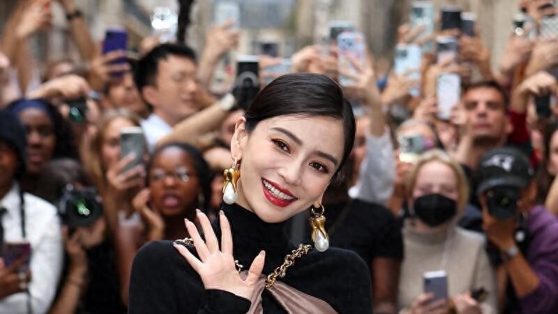 杨颖生日门庭冷落 ，杨幂倪妮张大大纷纷撇清关系