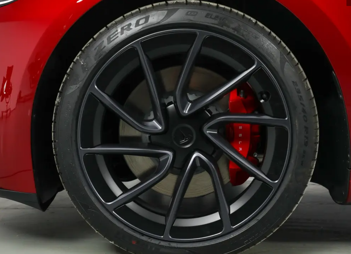 Model 3只卖189800元，18寸轮毂+264马力，关键加速仅6.1秒