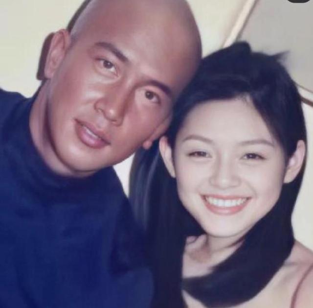 大S缺席庭审各种猜测纵说风云,台媒却爆大S被具光头摆了一道!