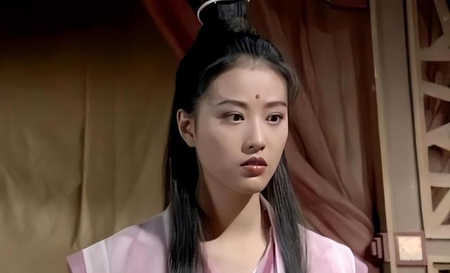 去世9个月后,豪宅破败被挂售,人走茶凉就是对周海媚最好的诠释