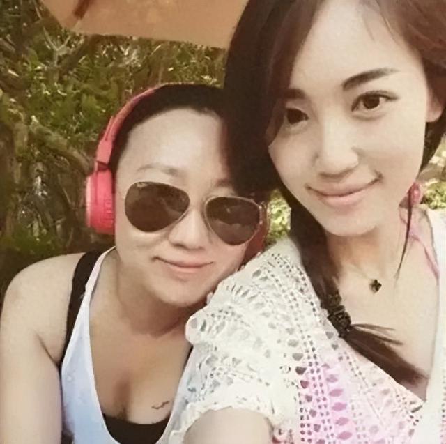 和王宝强离婚六年再看马蓉,才明白悲剧人生的始作俑者,是她亲妈