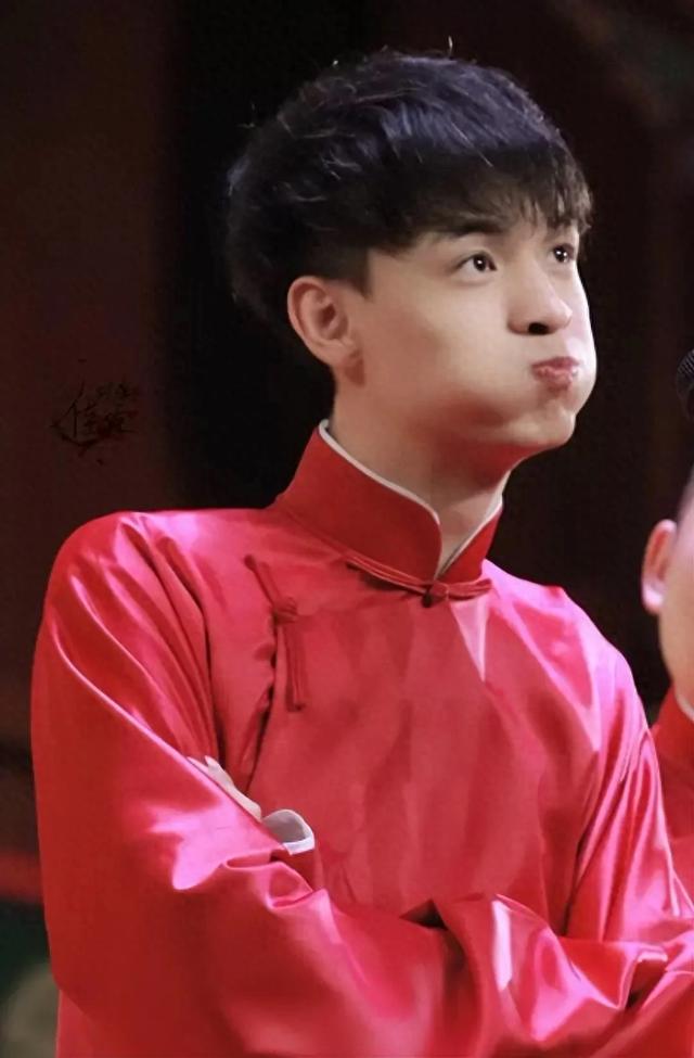 秦霄贤问陈若琳:每年化妆品多少钱,陈若琳说出价格后,笑翻全场