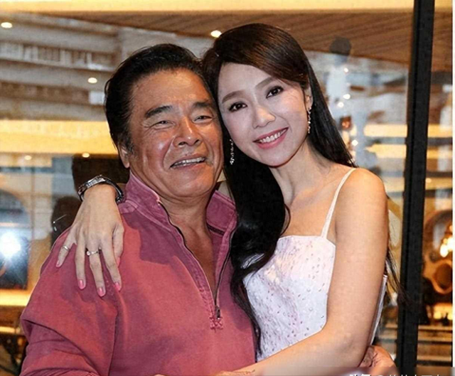 “6个老婆”同住一屋,每月人均7万零花钱,71岁又娶第7房娇妻