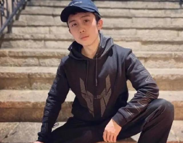 “奇葩母爱”的狄莺:跟儿子同床15年,狂妄个性致儿子被送进监狱