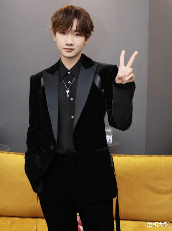 密室大逃脱|《歌手》总决赛赛制正式公布,2轮比拼3人抢占先机,凡希亚碾压