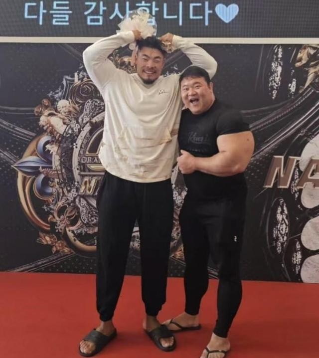 220斤健身网红朴胜贤去世,年仅35岁,整天吃外卖,遗照曝光