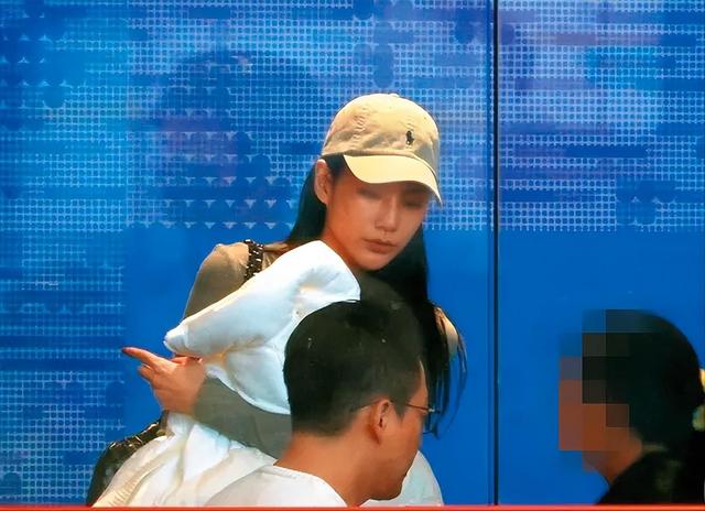 厉害了！汪小菲新女友已“收服”大S女儿，小玥儿穿衣风格都随她