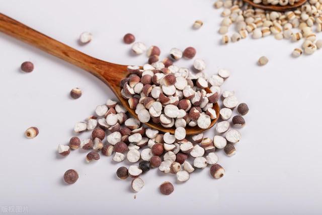 肾不在补重在固，固不住就是漏，两味药锁住肾中精气，肾强则身强