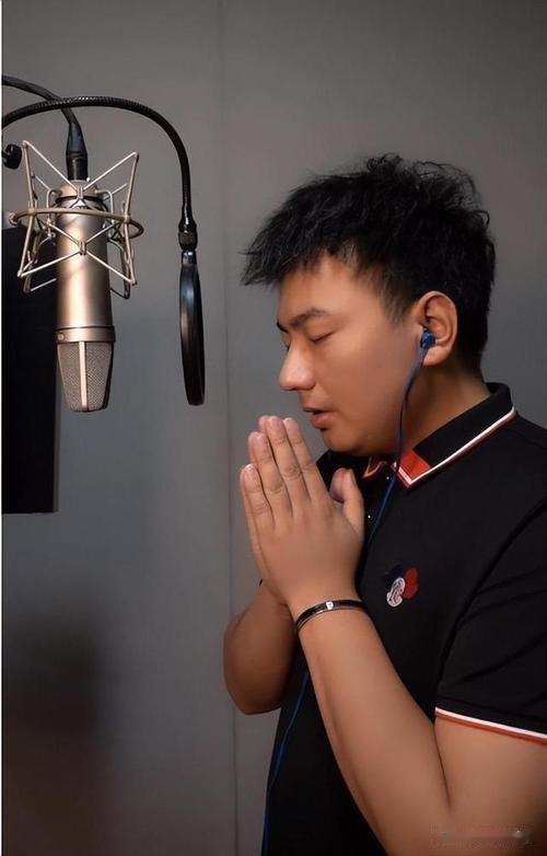 奔跑吧兄弟|31岁登春晚爆红后，他第一件事，就是连夜回家给女儿扫墓