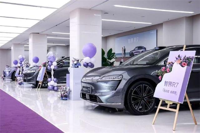 智界R7:華為智駕旗艦新作,“六邊形戰(zhàn)士”定義智能出行新高度