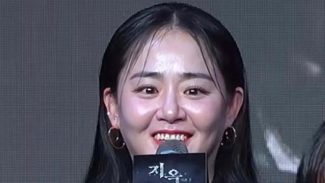 好唏嘘！国民女儿文根英复出后满脸苦相，如今又老又胖完全认不出